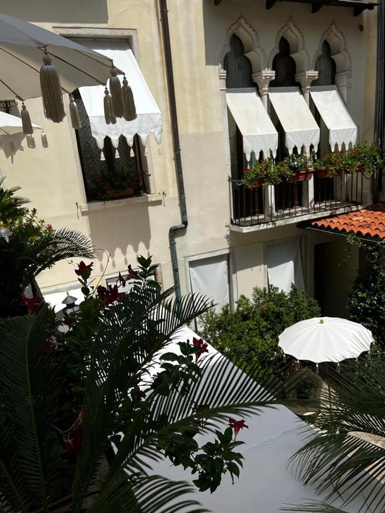 โรงแรมปาลัซโซ ปารูตา เวนิส ภายนอก รูปภาพ